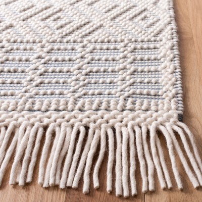 Handwoven Ivory & Grey Wool Area Rug - 5' x 8' Beach House Style