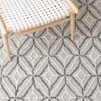 Elegant Trace 6' Hand-Tufted Black Wool Round Rug