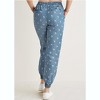 VENUS Womens Printed Chambray Joggers - 3 of 4