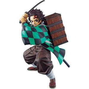 Bandai - Ichibansho - Demon Slayer - Tanjiro Kamado (The City Where Demons Dwell) Figure - 1 of 4