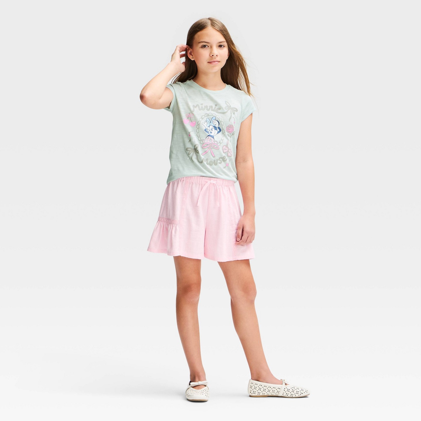 Футболка Disney Minnie Mouse Bows & Charms Short Sleeve Graphic T-Shirt - Silver для девочек, цвет: Серебряный — фото 4