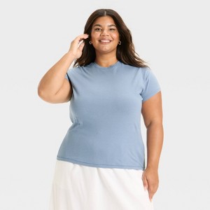 Women's Short Sleeve T-Shirt - Universal Thread™ - 1 of 3
