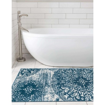 Reversible Blue Floral Synthetic 7' Round Area Rug