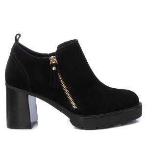 Carmela Leather Collection Women's Fashion Pumps 161860 - 1 of 4