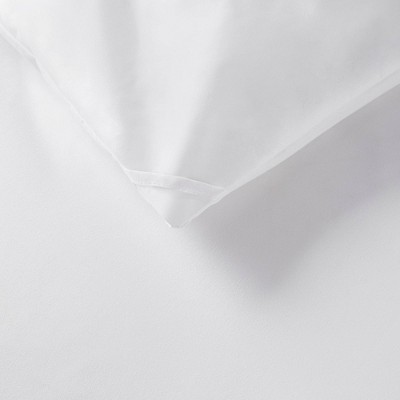 King Size White Water Resistant Bedspread with Zipper Closure