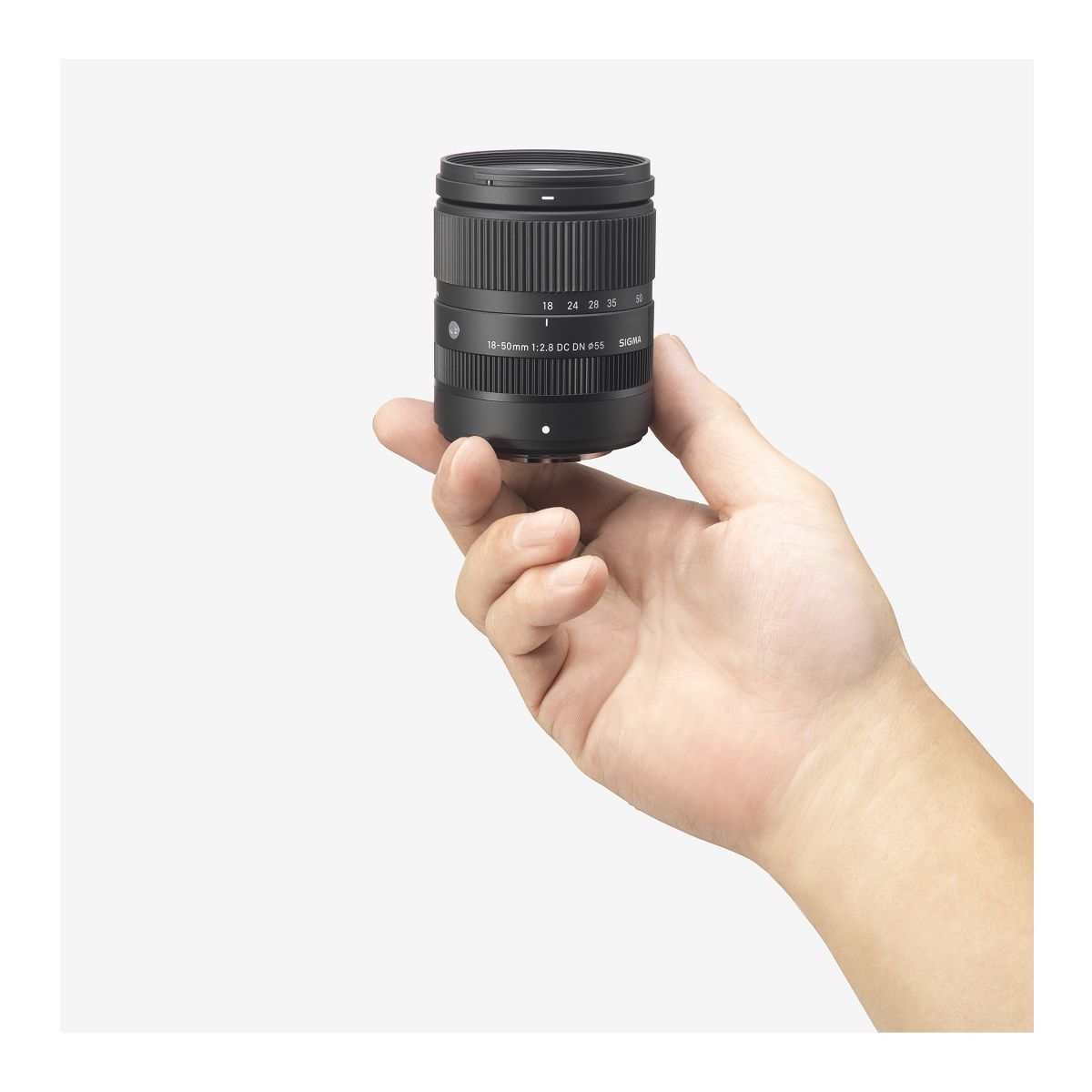 Sigma 18-50mm F2.8 DC DN Contemporary Lens for Fujifilm X Mount - thumbnail 2