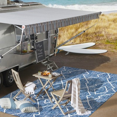 Boho Chic Blue/Ivory Diamond Trellis 8' x 10' Synthetic Rug