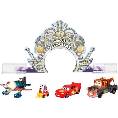  Disney Pixar Cars Diecast, Transforming Lightning McQueen :  Toys & Games