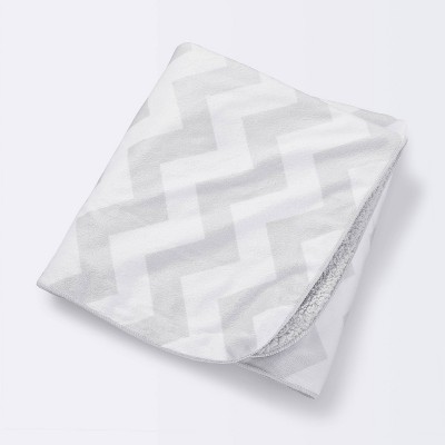Plush Velboa Baby Blanket Chevron - Cloud Island™ Gray