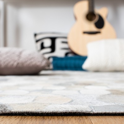 Geometric Patchwork Cowhide Area Rug in Cream and Gray - 5' x 8'