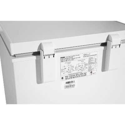 Compact White Energy Star Chest Freezer with Manual Defrost