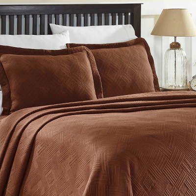 Geometric Fret Cotton Matelasse Decorative Bedspread and Pillow Sham Set by Blue Nile Mills