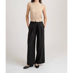 Women's Crew Neck Fitted Knit Vest - Elle Grey - 1 of 3