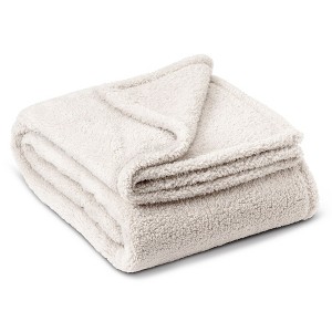 HGTV Teddy Faux Shearling Fur Throw Blanket Snowbound 50 x 70 inches - 1 of 4