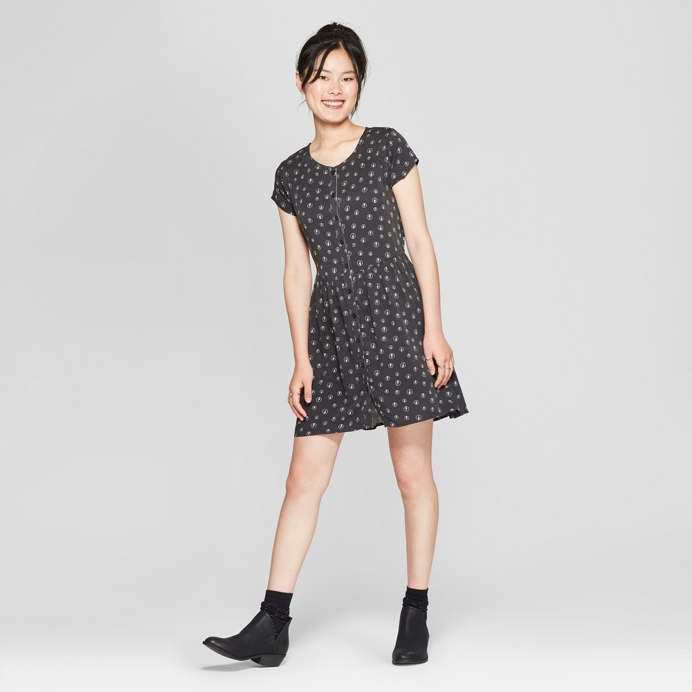 petiteJunk Food Women's AC/DC Short Sleeve Empire Dress - Black L, Size: Small was $32.0 now $9.6 (70.0% off)