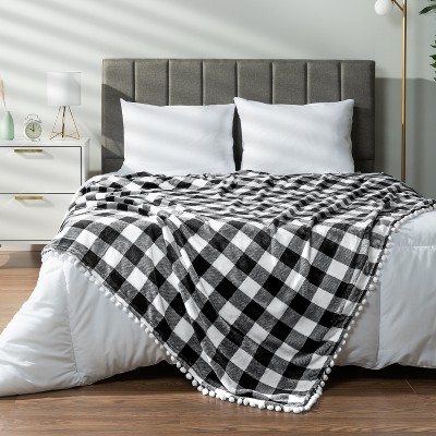 Pavilia Deluxe Checkered White Twin Fleece Throw with Pom Pom Fringe