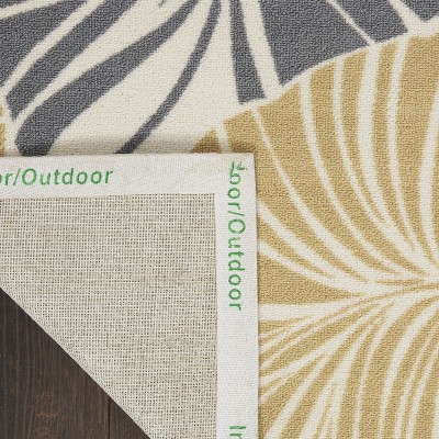 Gray and Beige Tropical Leaf Indoor/Outdoor Area Rug 4' x 6'
