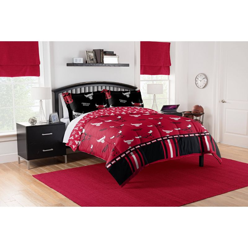 NBA Chicago Bulls Rotary Bed Set, 1 of 4