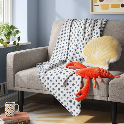 Oversized Beachy Seashell Mix Printed Plush (Not Knitted) Throw Blanket - Room Essentials&#8482;