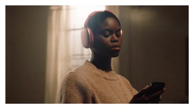 Play Apple AirPods Max, 3 of 9, play video