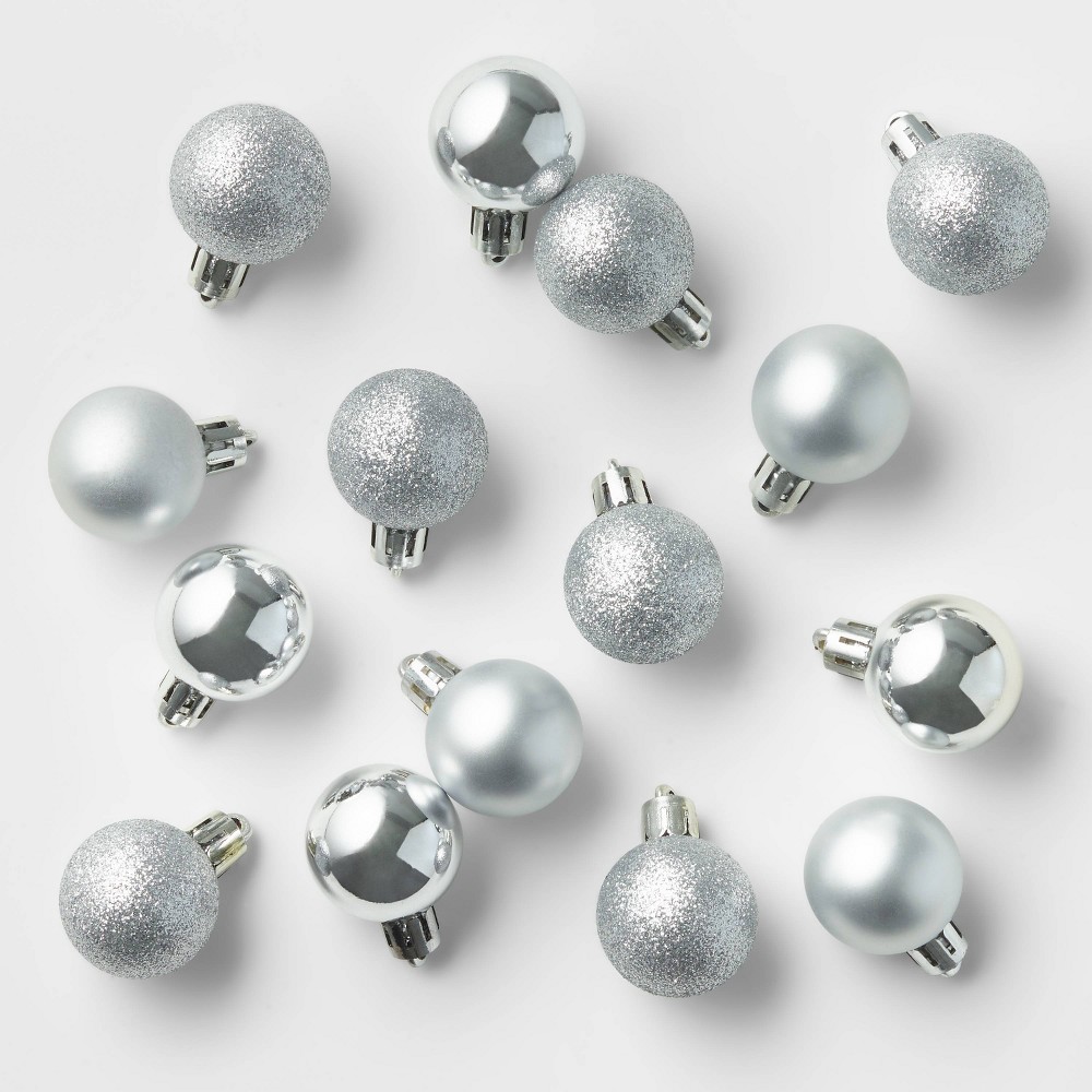 25ct Round Christmas Tree Ornament Set Silver - Wondershop