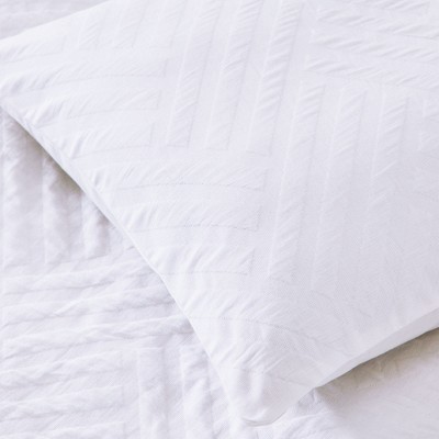 White Geo Matelassé Cotton Queen/Full Duvet Cover Set