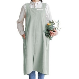 Elegant and Practical: Unisex Cross-Back Apron in Soft Cotton - Features Convenient Pockets for a More Organized Cooking Experience - 1 of 4