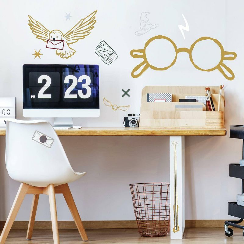 Harry Potter Glasses Giant Kids&#39; Wall Decal - RoomMates, 3 of 8