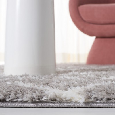 Gray and White Geometric Shag Area Rug, 5' x 7'