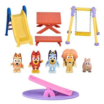 BLUEY'S FAMILY HOME Pack and Go Playset Includes Bluey + 2 Pack Bluey &  Bingo 630996130247