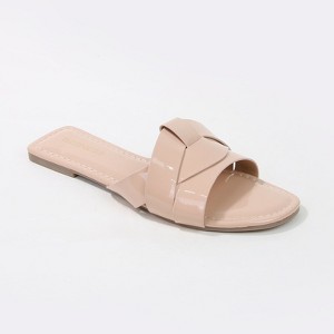 Berness Women's Topaz Glossy Patent Braided Slide Sandals - 1 of 4