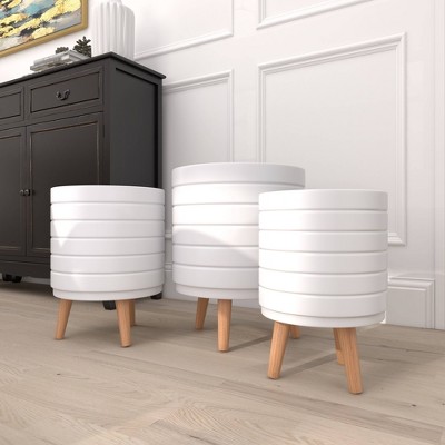 Set of 3 White Fiber Clay Etched Planters with Wooden Tripod Stand
