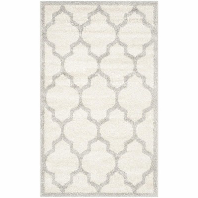 beige/light grey