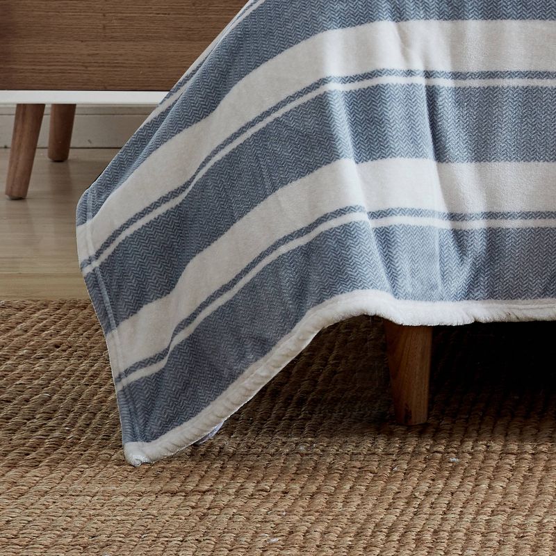 Ultra Soft Plush Bed Blanket - Eddie Bauer, 4 of 8
