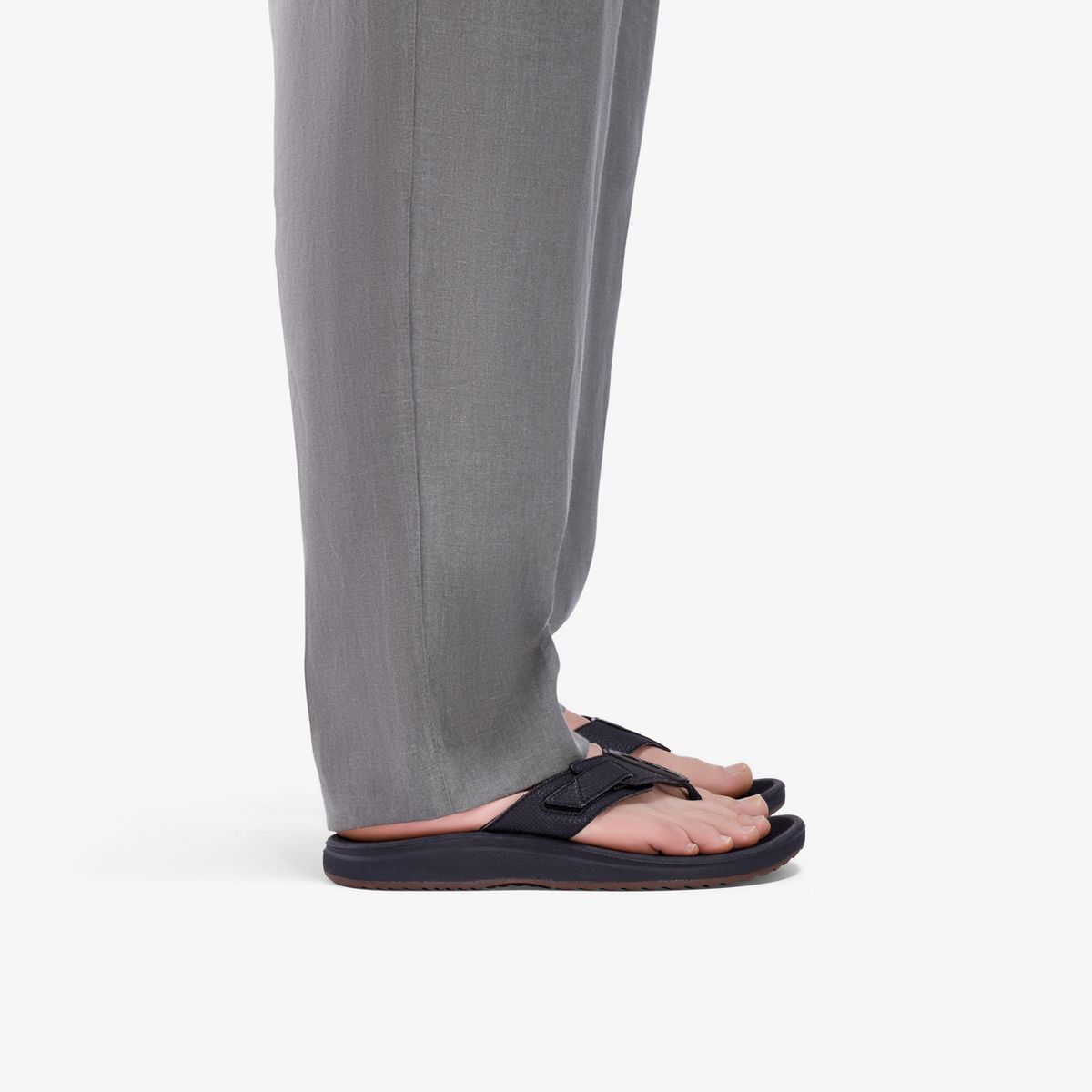 Clarks Mens Men's Breeze Flip Flops Black Sandals - thumbnail 2