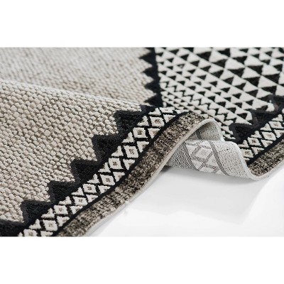 Momeni Ivory and Black Geometric Synthetic Area Rug 2' x 3'