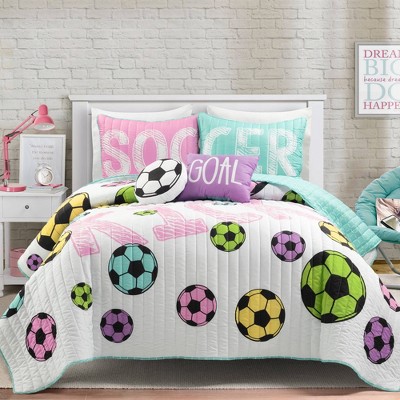 girl queen bed