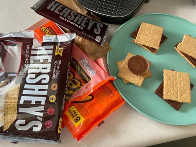 user image by AllieB, Hershey&#39;s Milk Chocolate Candy Bar - 6ct