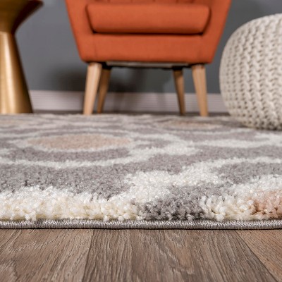 Elegant Gray Trellis 5' x 7' Shag Area Rug for Modern Comfort