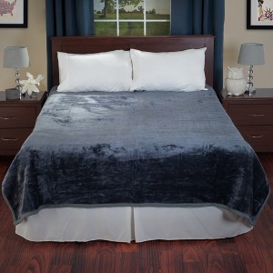 Yorkshire Home Solid Soft Heavy Thick Plush Mink Blanket - Gray (Queen)