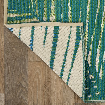 Green Tropical Floral Reversible Synthetic Indoor/Outdoor Rug 5' x 7'