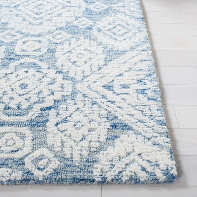 Blue and Ivory Hand-Tufted Wool Medallion Rug, 4' x 6'