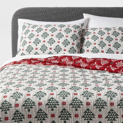 Image of 3pc King Holiday Matelasse Quilt and Sham Set Green Tree - Threshold™