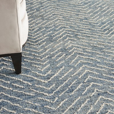 Hand-Tufted Indigo/Ivory Chevron Wool Area Rug - 100"