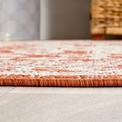 Sinjuri 4' x 6' Orange/Cream Synthetic Medallion Rug