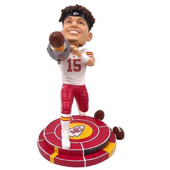 Forever Collectibles Kansas City Chiefs NFL 8 Inch Resin Bobblehead - Cannon Arm Patrick Mahomes