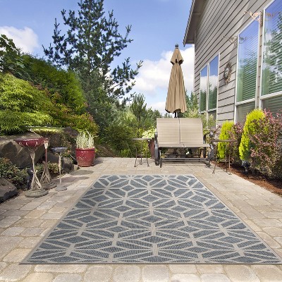 Blue and Beige Geometric 5' x 7' Indoor/Outdoor Area Rug