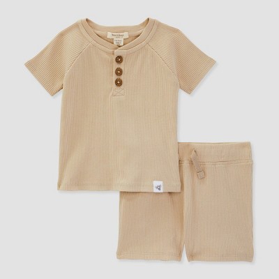 Image of Burt's Bees Baby® Baby Ribbed T-Shirt & Shorts Set - Beige 3-6M