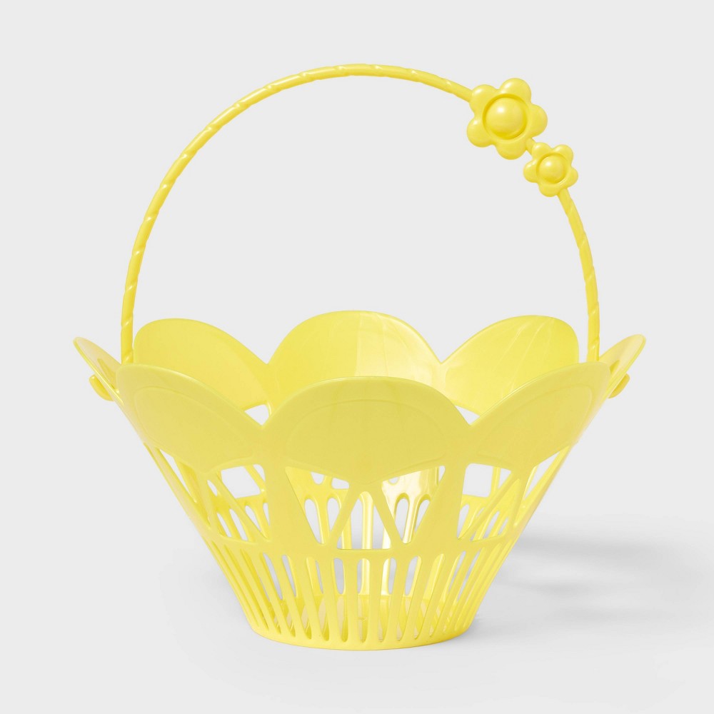 Vintage Plastic Scallop Easter Basket Yellow - Spritz™