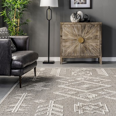 Cozy Haven Textured Southwestern 5'3" x 7'6" Synthetic Area Rug in Gray